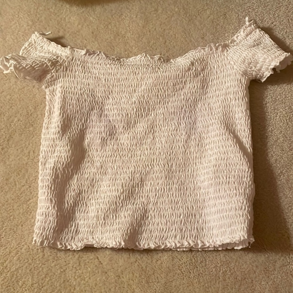 GARAGE cute white top , kinda cropped
